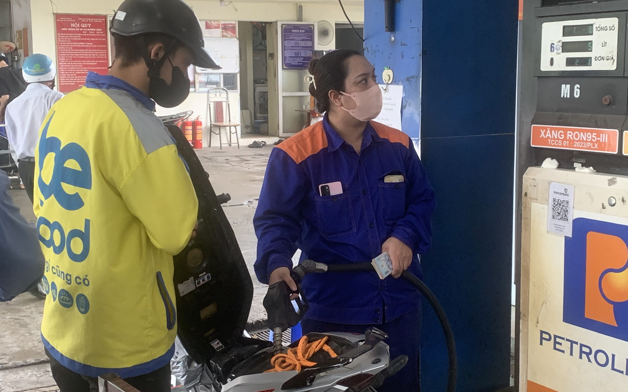Giá xăng tăng tiếp tục tăng lần thứ 2, RON95 20.363đ/lít