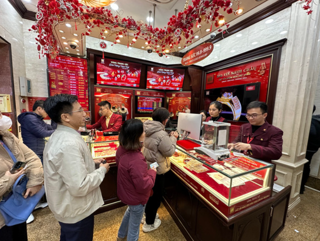 Vàng miếng trong nước hết độc quyền, chênh lệch giá có thu hẹp?- Ảnh 2.