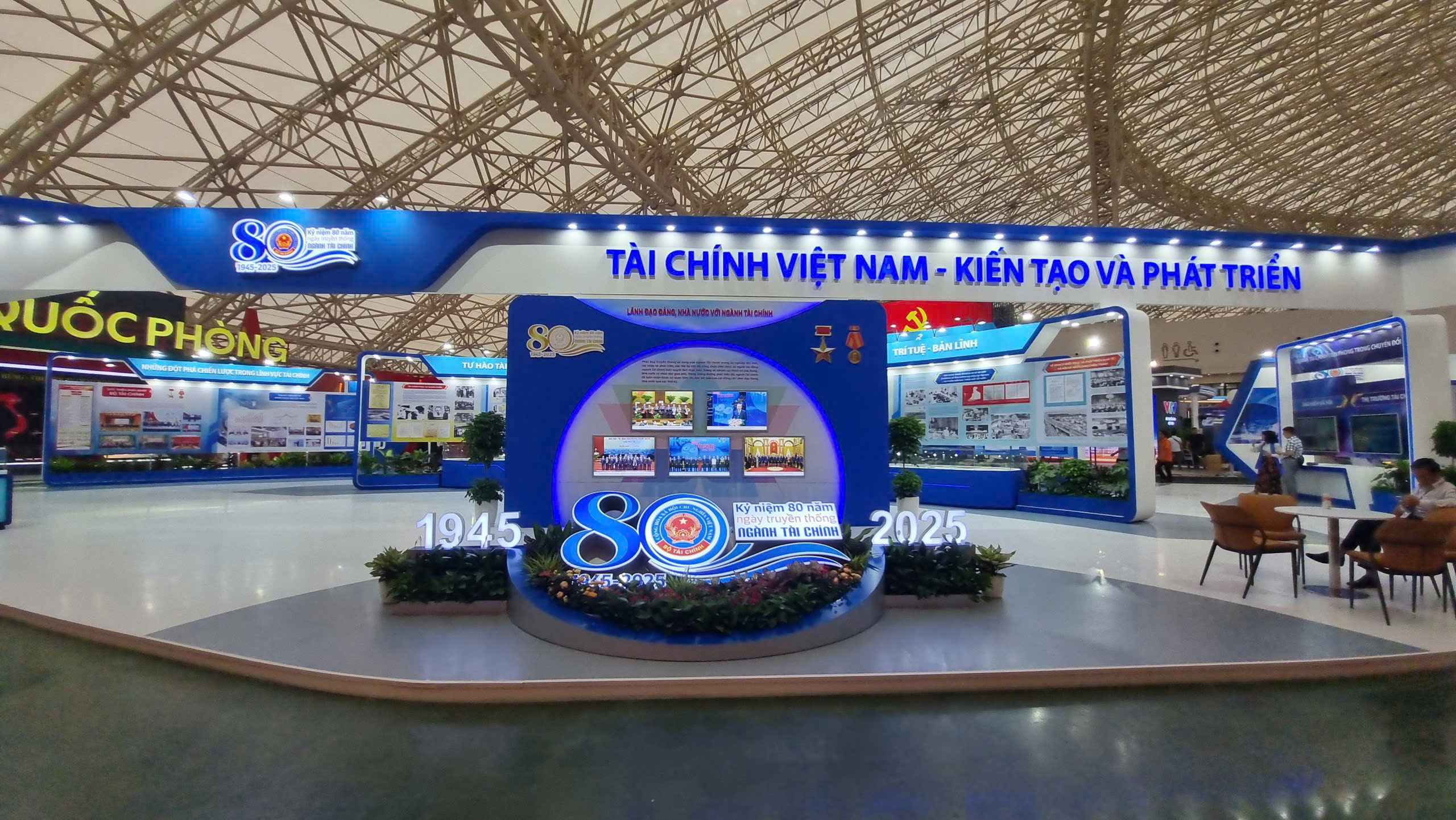 Triển lãm thành tựu đất nước đã hoàn thiện, sẵn sàng cho ngày khai mạc- Ảnh 10. Triển lãm thành tựu đất nước đã hoàn thiện, sẵn sàng cho ngày khai mạc- Ảnh 10.