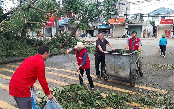 Cứu trợ khẩn cấp gần 1,5 tỷ đồng người dân 3 tỉnh miền Trung bị thiệt hại do bão số 5 (Kajiki)