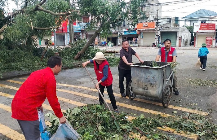Cứu trợ khẩn cấp gần 1,5 tỷ đồng người dân 3 tỉnh miền Trung bị thiệt hại do bão số 5 (Kajiki)- Ảnh 1. Cứu trợ khẩn cấp gần 1,5 tỷ đồng người dân 3 tỉnh miền Trung bị thiệt hại do bão số 5 (Kajiki)- Ảnh 1.
