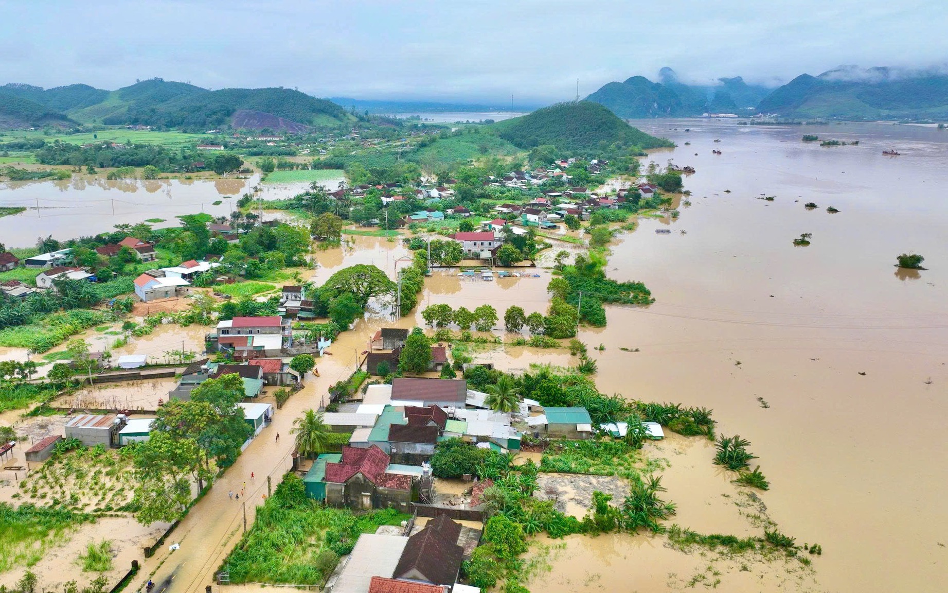 Những tuyến phố ở Hà Nội có nguy cơ ngập lụt do mưa dông - Ảnh 4.