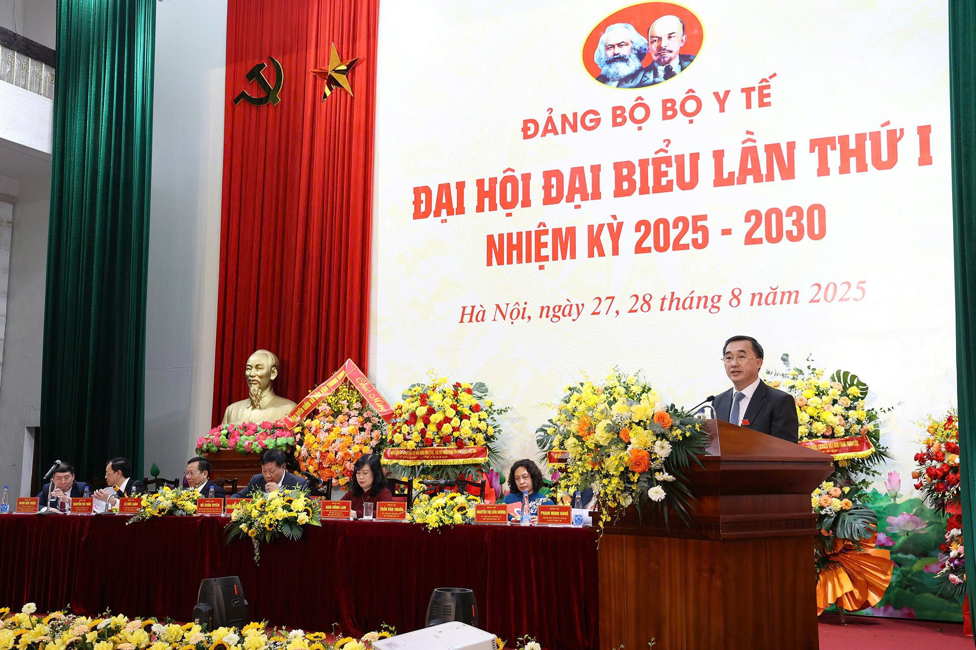 Lấy y tế cơ sở, dự phòng làm nơi bắt đầu...- Ảnh 6. Lấy y tế cơ sở, dự phòng làm nơi bắt đầu...- Ảnh 6.