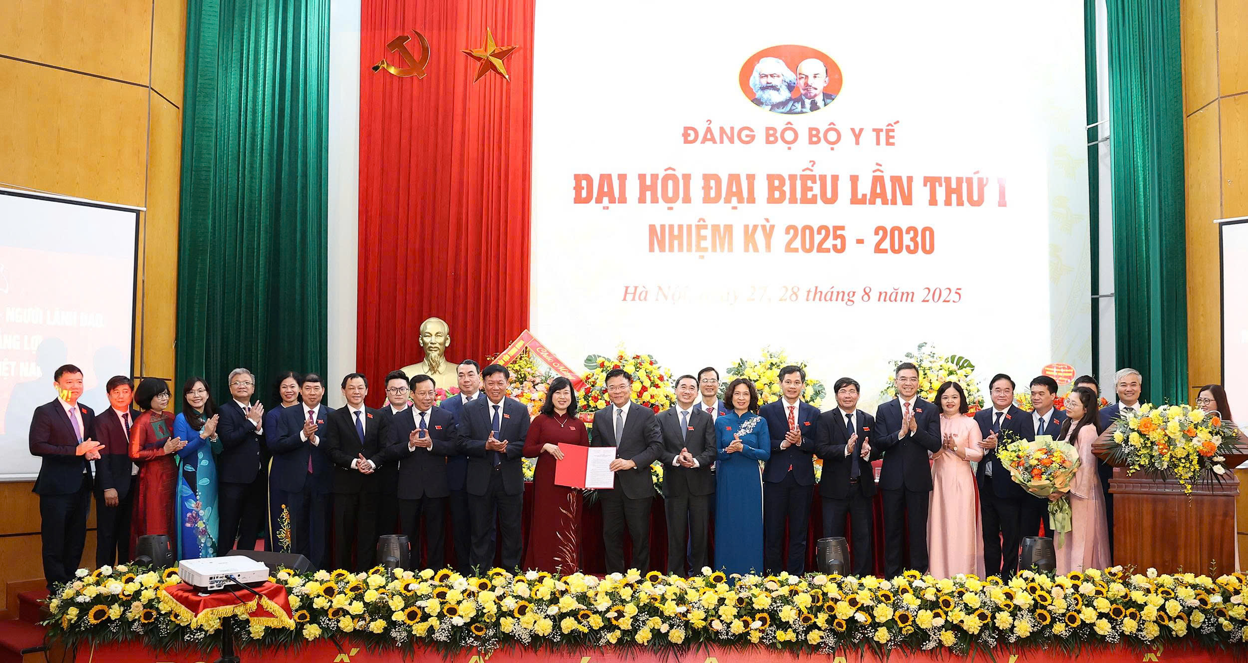 Danh sách Ban Chấp hành Đảng bộ Bộ Y tế nhiệm kỳ 2025 - 2030: Bộ trưởng Đào Hồng Lan được chỉ định giữ chức Bí thư Đảng ủy- Ảnh 1. Danh sách Ban Chấp hành Đảng bộ Bộ Y tế nhiệm kỳ 2025 - 2030: Bộ trưởng Đào Hồng Lan được chỉ định giữ chức Bí thư Đảng ủy- Ảnh 1.