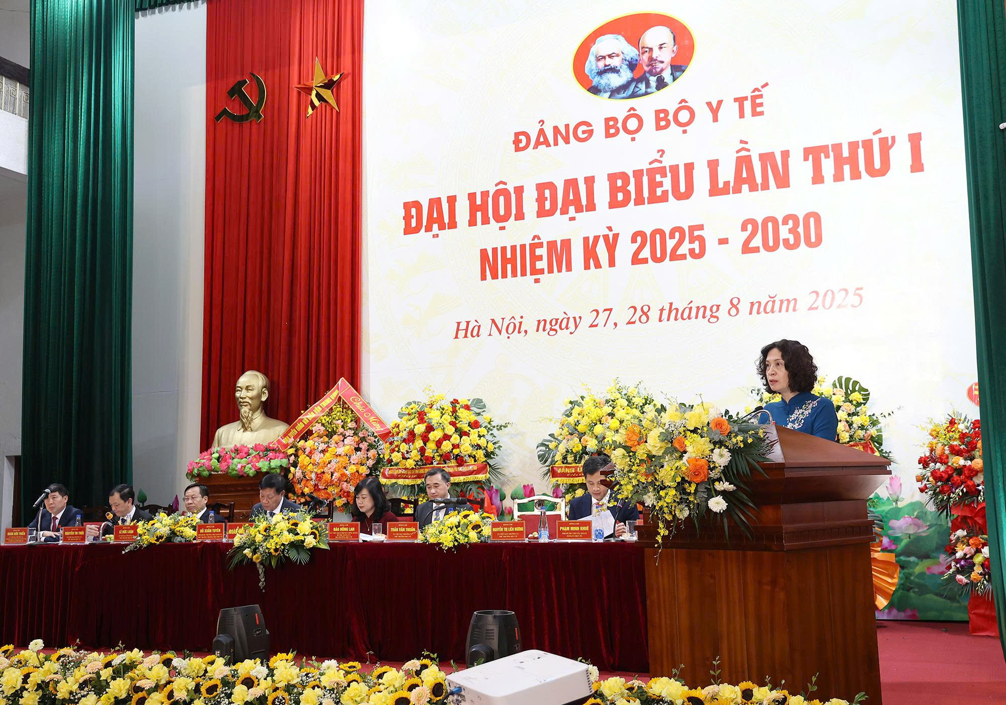 Lấy y tế cơ sở, dự phòng làm nơi bắt đầu...- Ảnh 7. Lấy y tế cơ sở, dự phòng làm nơi bắt đầu...- Ảnh 7.