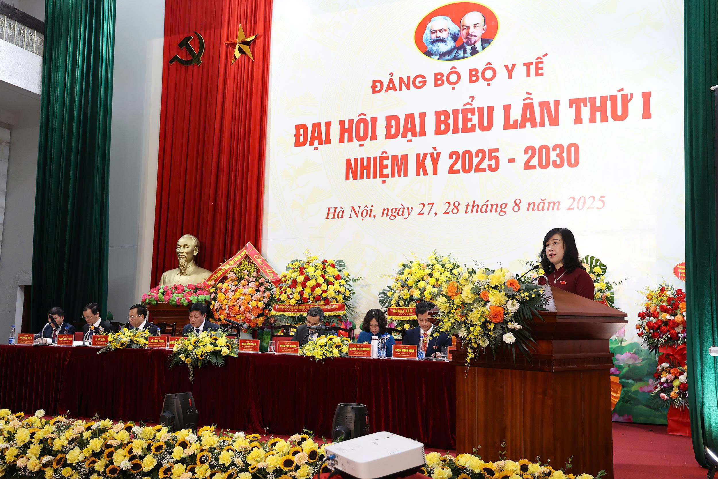 Lấy y tế cơ sở, dự phòng làm nơi bắt đầu...- Ảnh 3. Lấy y tế cơ sở, dự phòng làm nơi bắt đầu...- Ảnh 3.