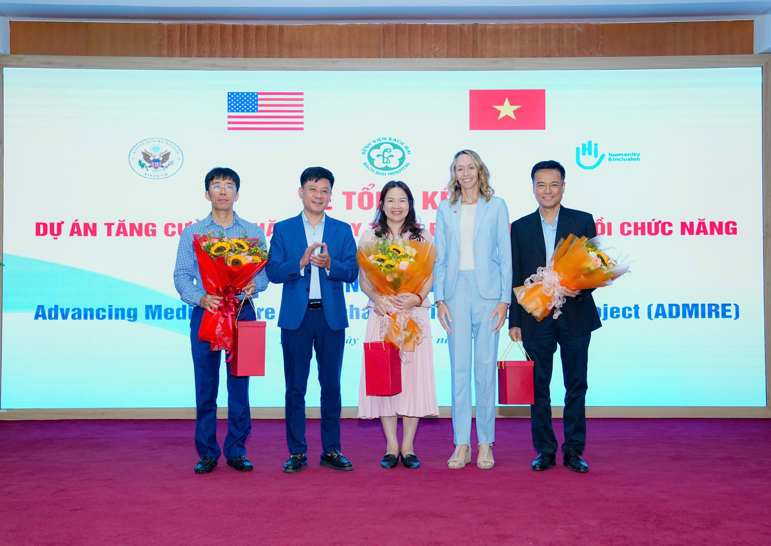 1.500 người 'hồi sinh' sau đột quỵ nhờ nguồn lực hỗ trợ chăm sóc y tế, đào tạo phục hồi chức năng- Ảnh 2. 1.500 người 'hồi sinh' sau đột quỵ nhờ nguồn lực hỗ trợ chăm sóc y tế, đào tạo phục hồi chức năng- Ảnh 2.