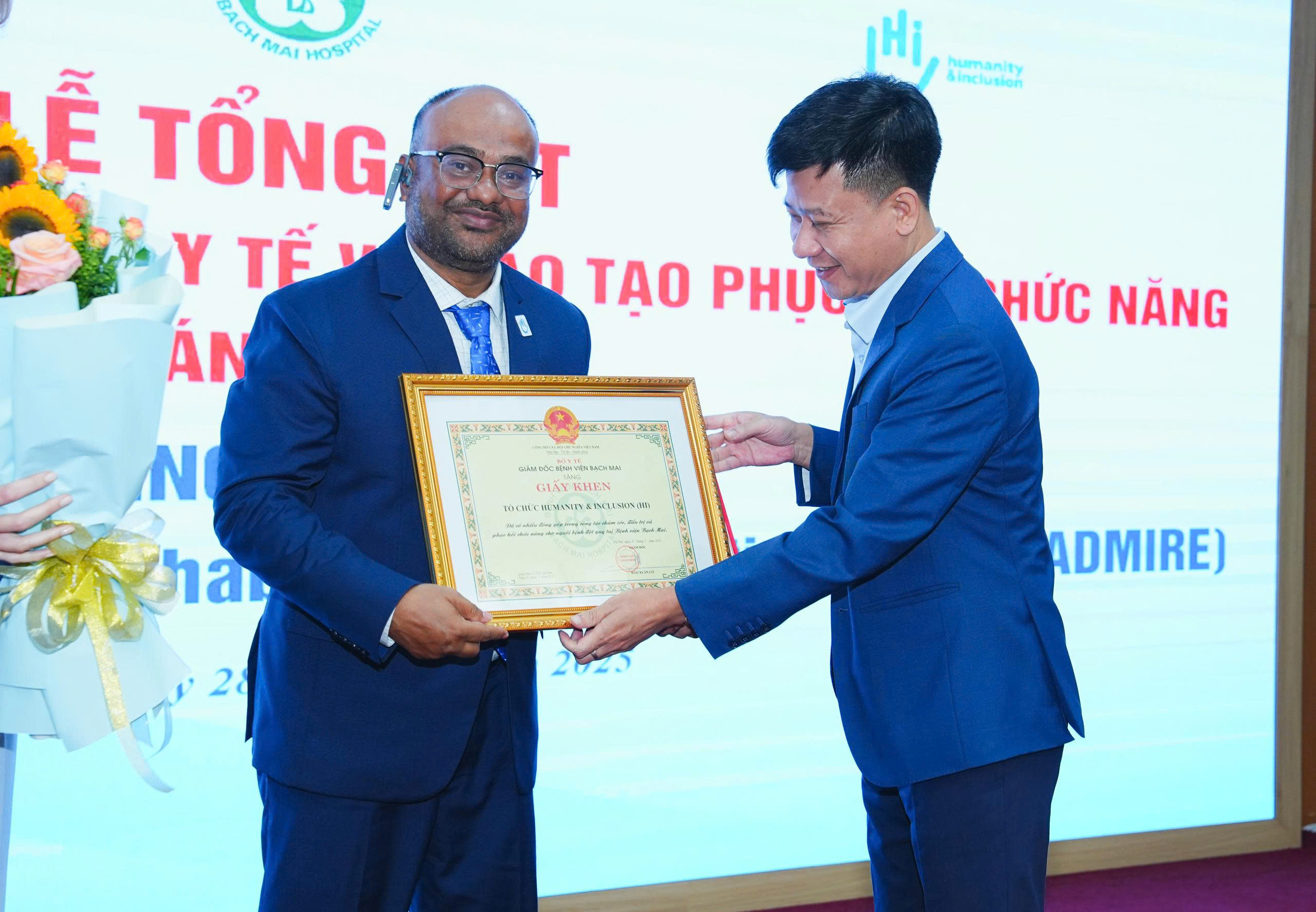 1.500 người 'hồi sinh' sau đột quỵ nhờ nguồn lực hỗ trợ chăm sóc y tế, đào tạo phục hồi chức năng- Ảnh 1. 1.500 người 'hồi sinh' sau đột quỵ nhờ nguồn lực hỗ trợ chăm sóc y tế, đào tạo phục hồi chức năng- Ảnh 1.