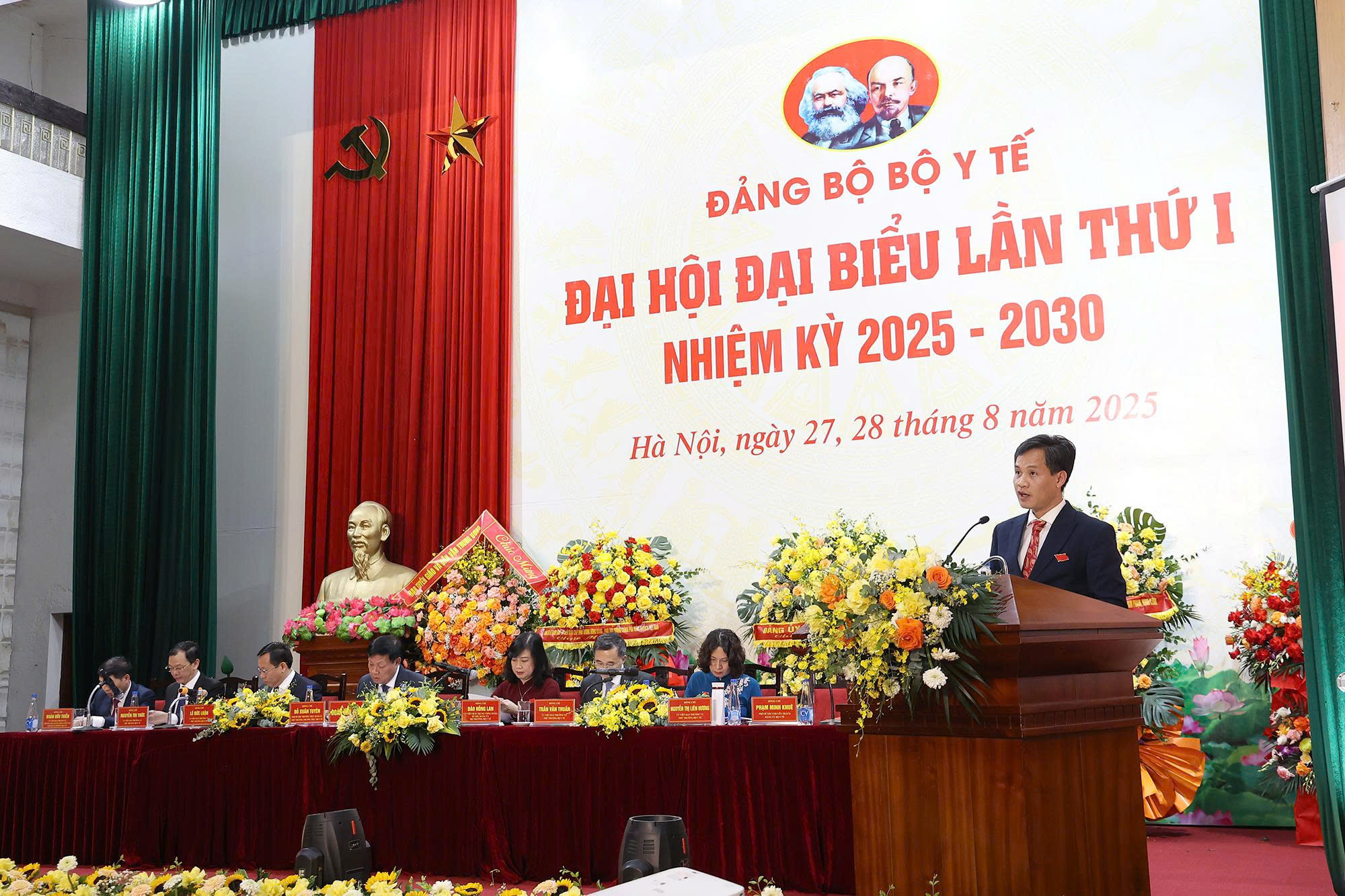 Lấy y tế cơ sở, dự phòng làm nơi bắt đầu...- Ảnh 5. Lấy y tế cơ sở, dự phòng làm nơi bắt đầu...- Ảnh 5.