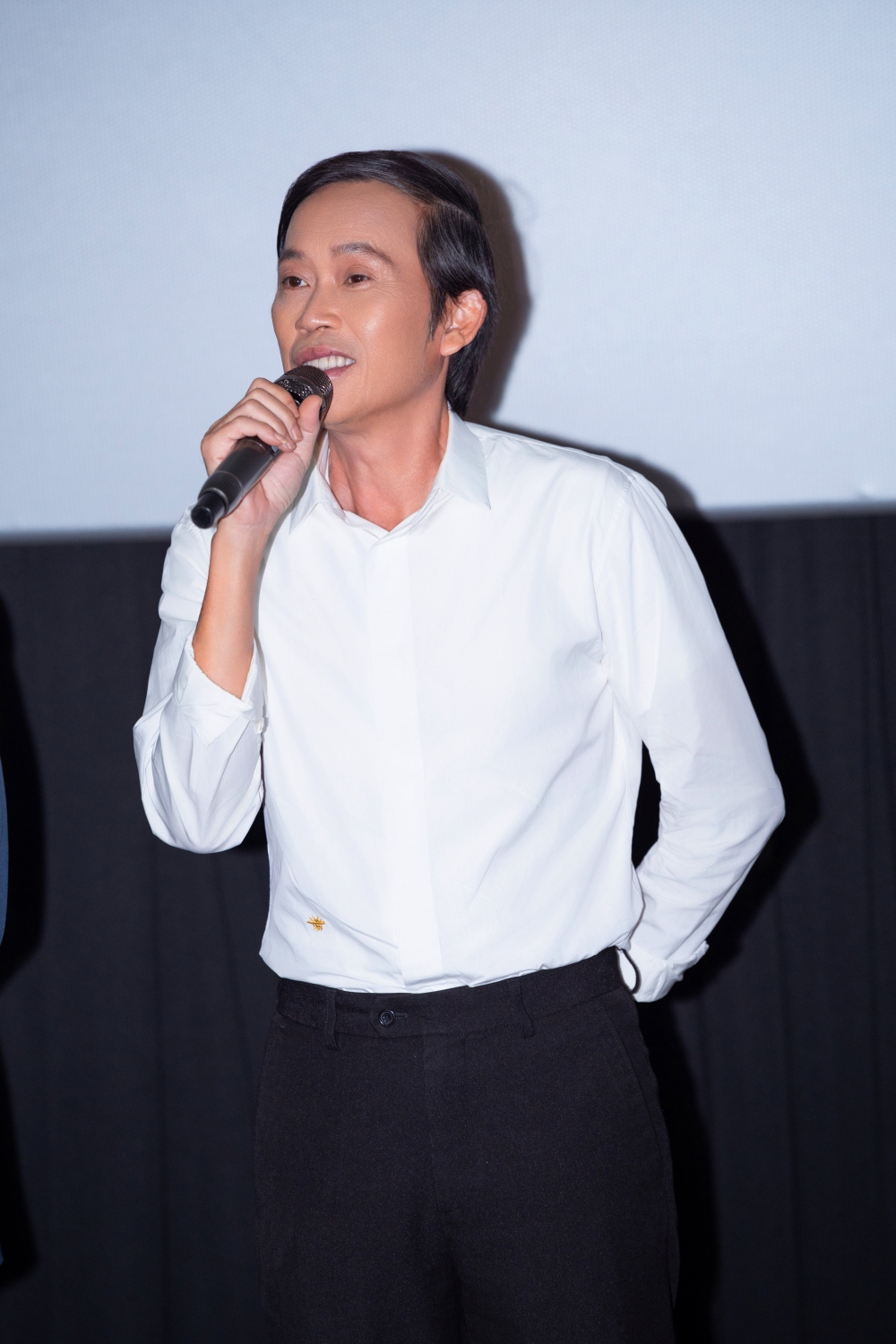 Hình ảnh NSƯT Hoài Linh khỏe mạnh, tươi tắn khi ra Hà Nội- Ảnh 2. Hình ảnh NSƯT Hoài Linh khỏe mạnh, tươi tắn khi ra Hà Nội- Ảnh 2.
