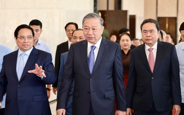 Thủ tướng: Triển lãm thành tựu đất nước được thiết kế khoa học, hiện đại, chuyên nghiệp, nội dung lôi cuốn- Ảnh 1. Tổng Bí thư Tô Lâm dự khai mạc Triển lãm thành tựu đất nước "80 năm hành trình Độc lập – Tự do – Hạnh phúc"