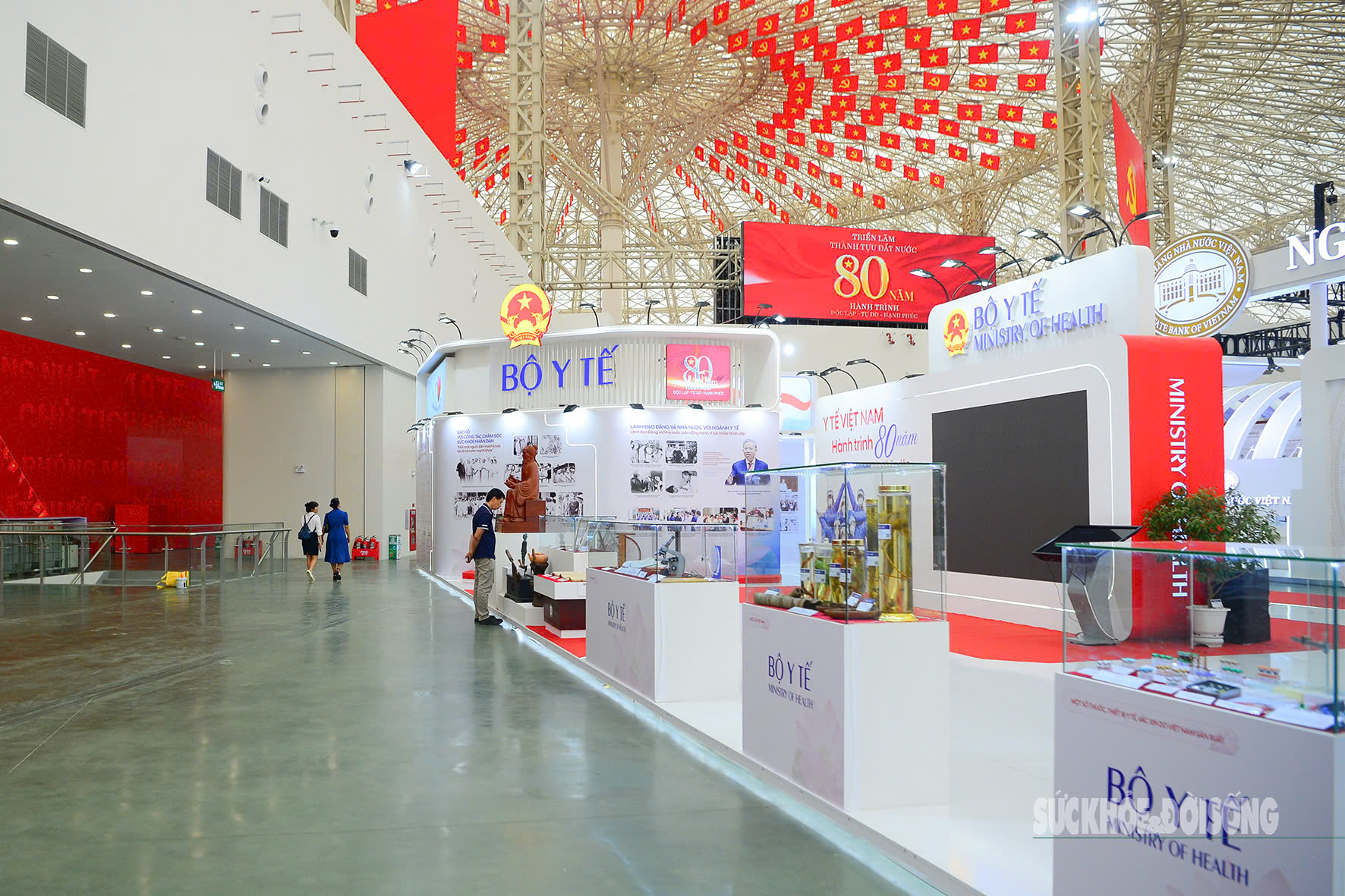 Mục sở thị Triển lãm thành tựu đất nước "80 năm Hành trình Độc lập – Tự do – Hạnh phúc" ngày đầu mở cửa- Ảnh 5. Mục sở thị Triển lãm thành tựu đất nước "80 năm Hành trình Độc lập – Tự do – Hạnh phúc" ngày đầu mở cửa- Ảnh 5.