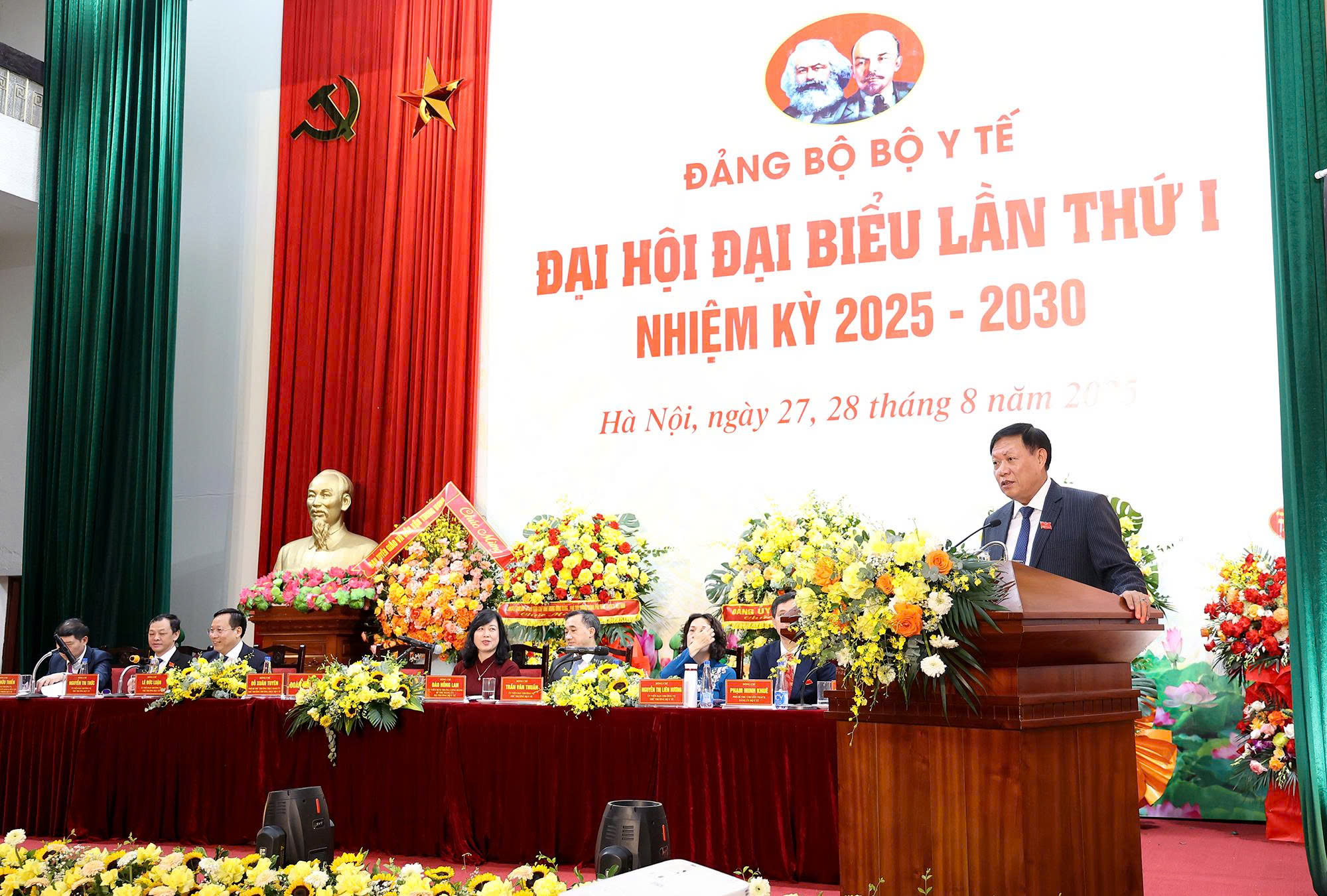 Lấy y tế cơ sở, dự phòng làm nơi bắt đầu...- Ảnh 4. Lấy y tế cơ sở, dự phòng làm nơi bắt đầu...- Ảnh 4.