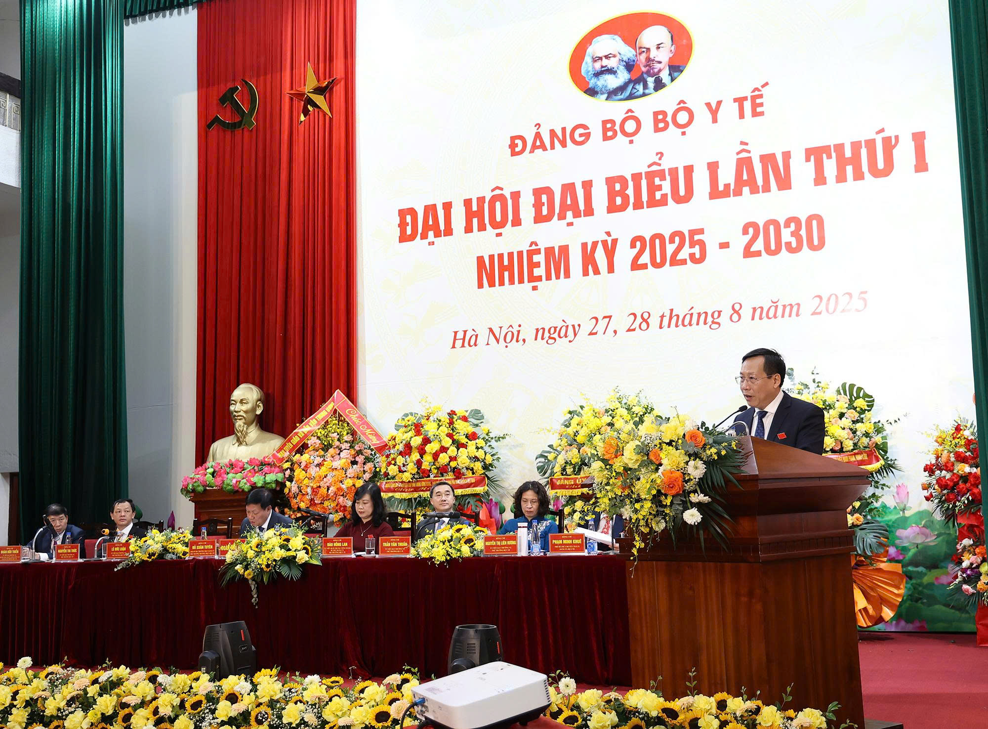 Lấy y tế cơ sở, dự phòng làm nơi bắt đầu...- Ảnh 8. Lấy y tế cơ sở, dự phòng làm nơi bắt đầu...- Ảnh 8.