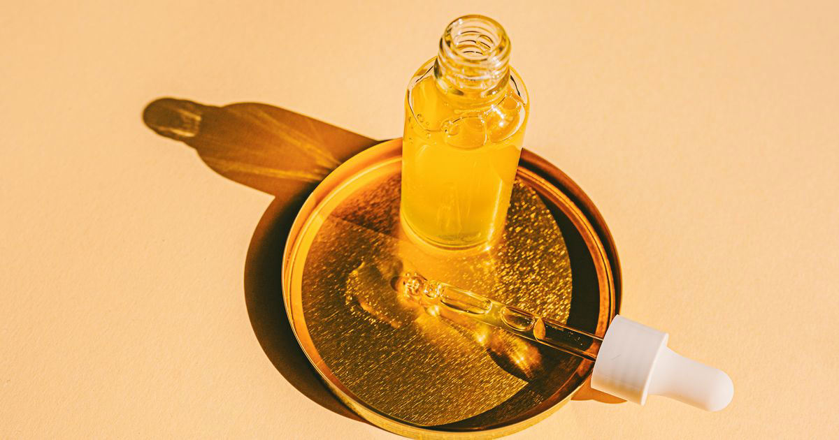 Serum vitamin C tự làm tại nhà: Bí quyết cho làn da sáng mịn, tiết kiệm chi phí- Ảnh 1. Serum vitamin C tự làm tại nhà: Bí quyết cho làn da sáng mịn, tiết kiệm chi phí- Ảnh 1.