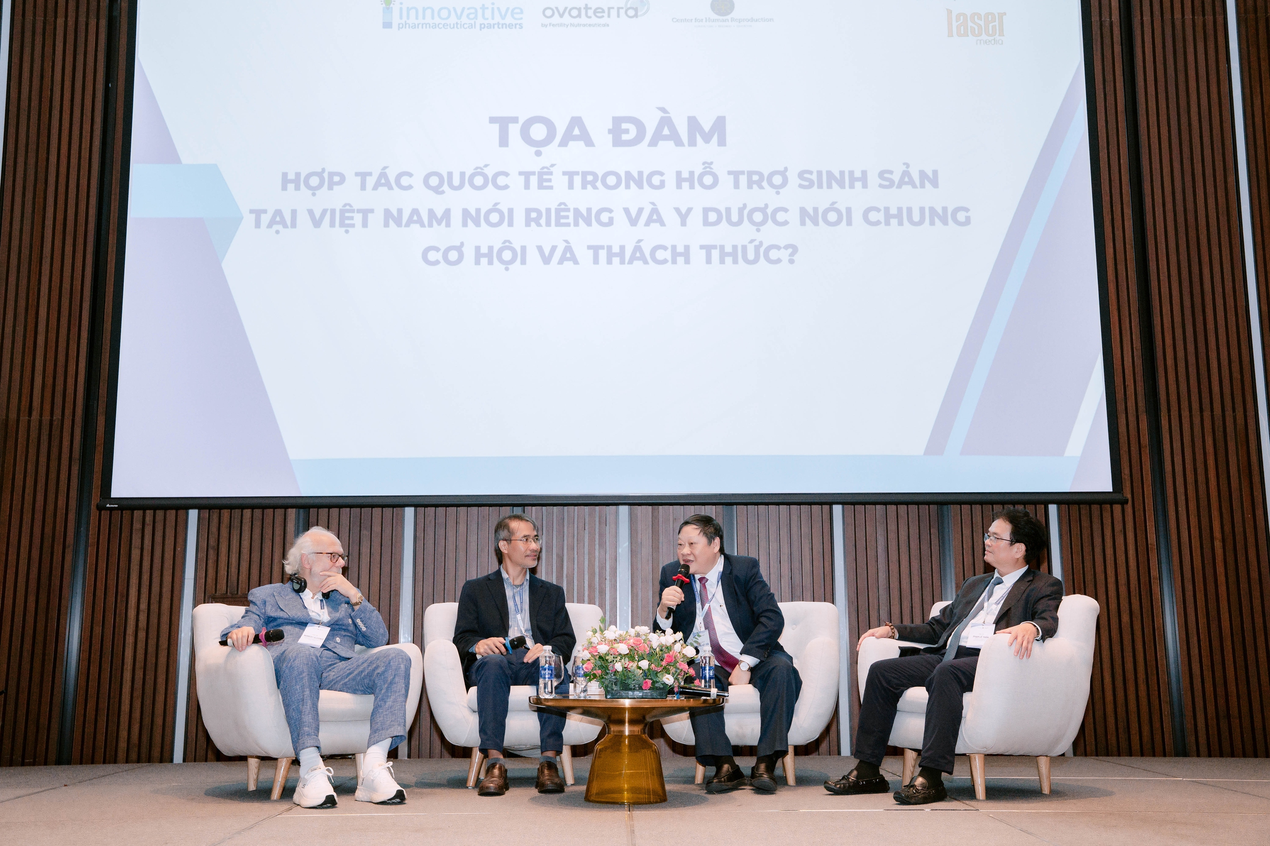 Cứ 6 cặp vợ chồng độ tuổi sinh sản có 1 cặp gặp khó khăn trong việc có con- Ảnh 1. Cứ 6 cặp vợ chồng độ tuổi sinh sản có 1 cặp gặp khó khăn trong việc có con- Ảnh 1.
