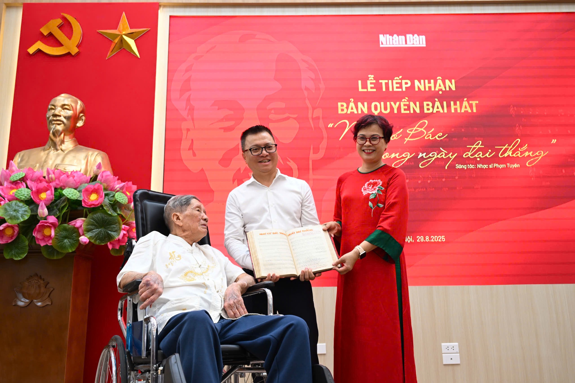 Con gái nhạc sĩ Phạm Tuyên tiết lộ bất ngờ liên quan đến bố và ca khúc 'Như có Bác trong ngày đại thắng'- Ảnh 1.