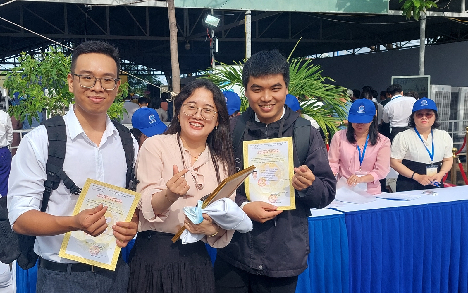 Bác sĩ mới ra trường phải công tác tại trạm y tế ít nhất 12 tháng