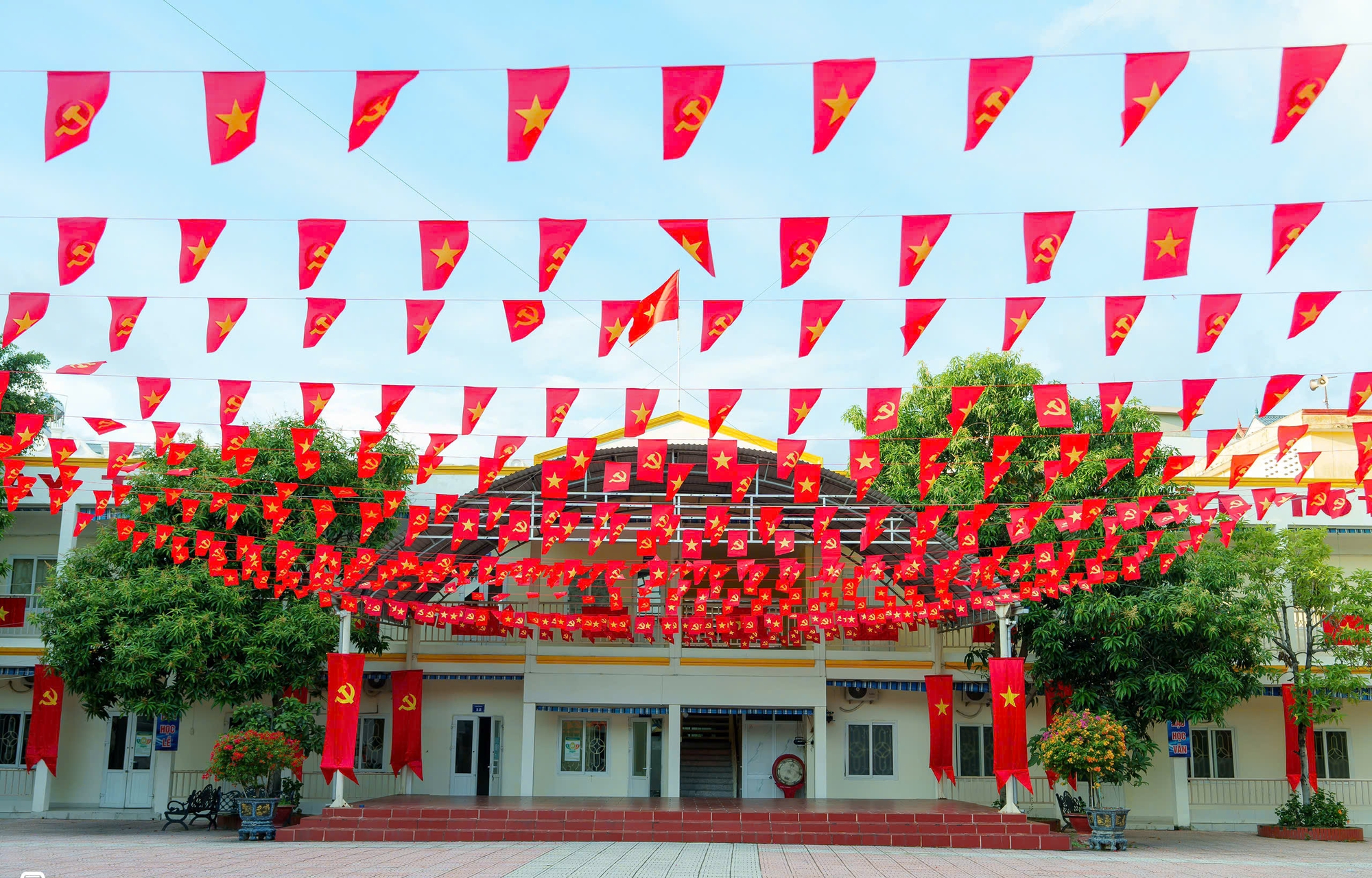 Hải Phòng rực rỡ cờ hoa, thầy trò và y bác sĩ hân hoan mừng 80 năm Quốc khánh- Ảnh 3.