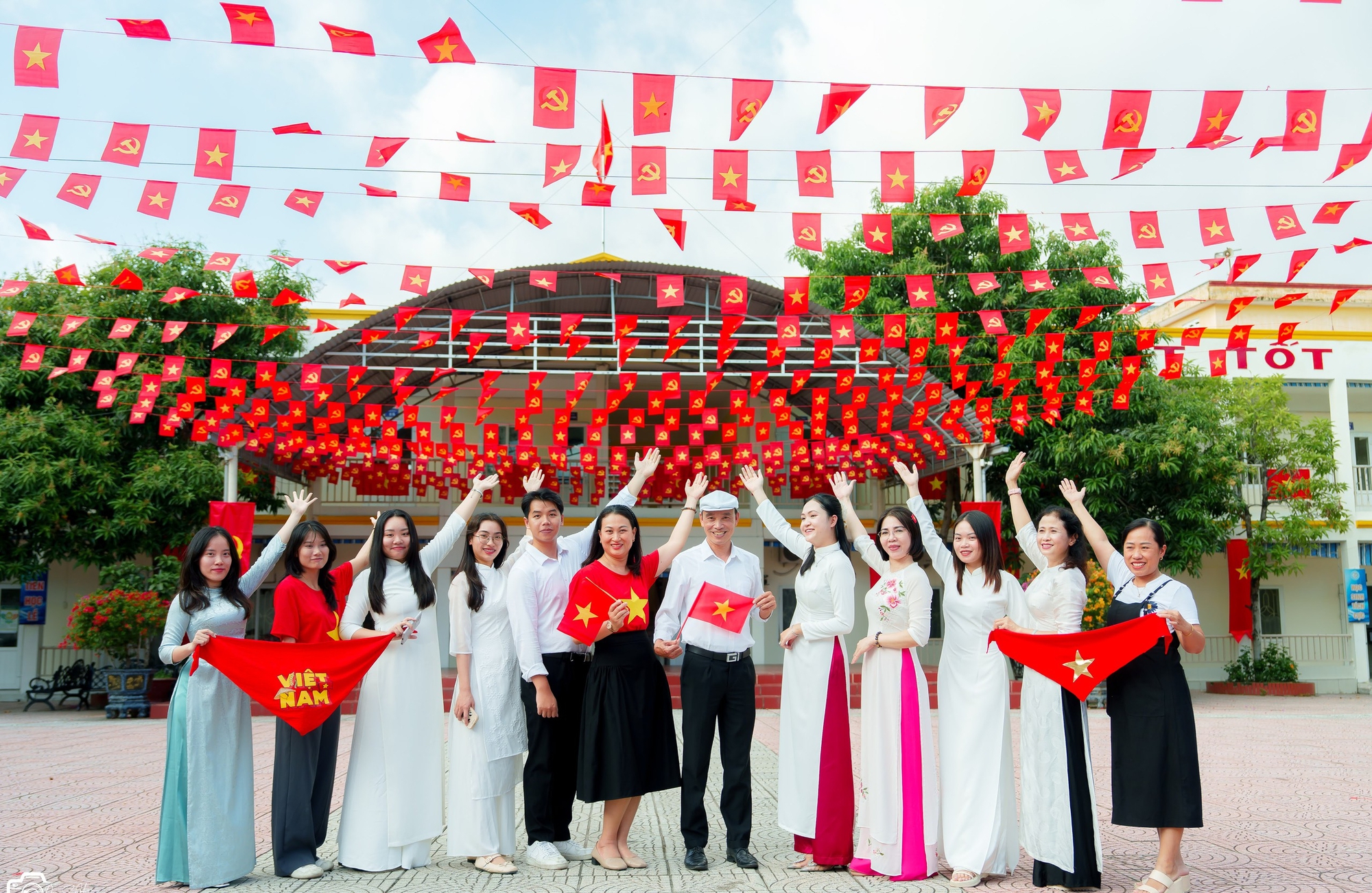 Hải Phòng rực rỡ cờ hoa, thầy trò và y bác sĩ hân hoan mừng 80 năm Quốc khánh- Ảnh 5.