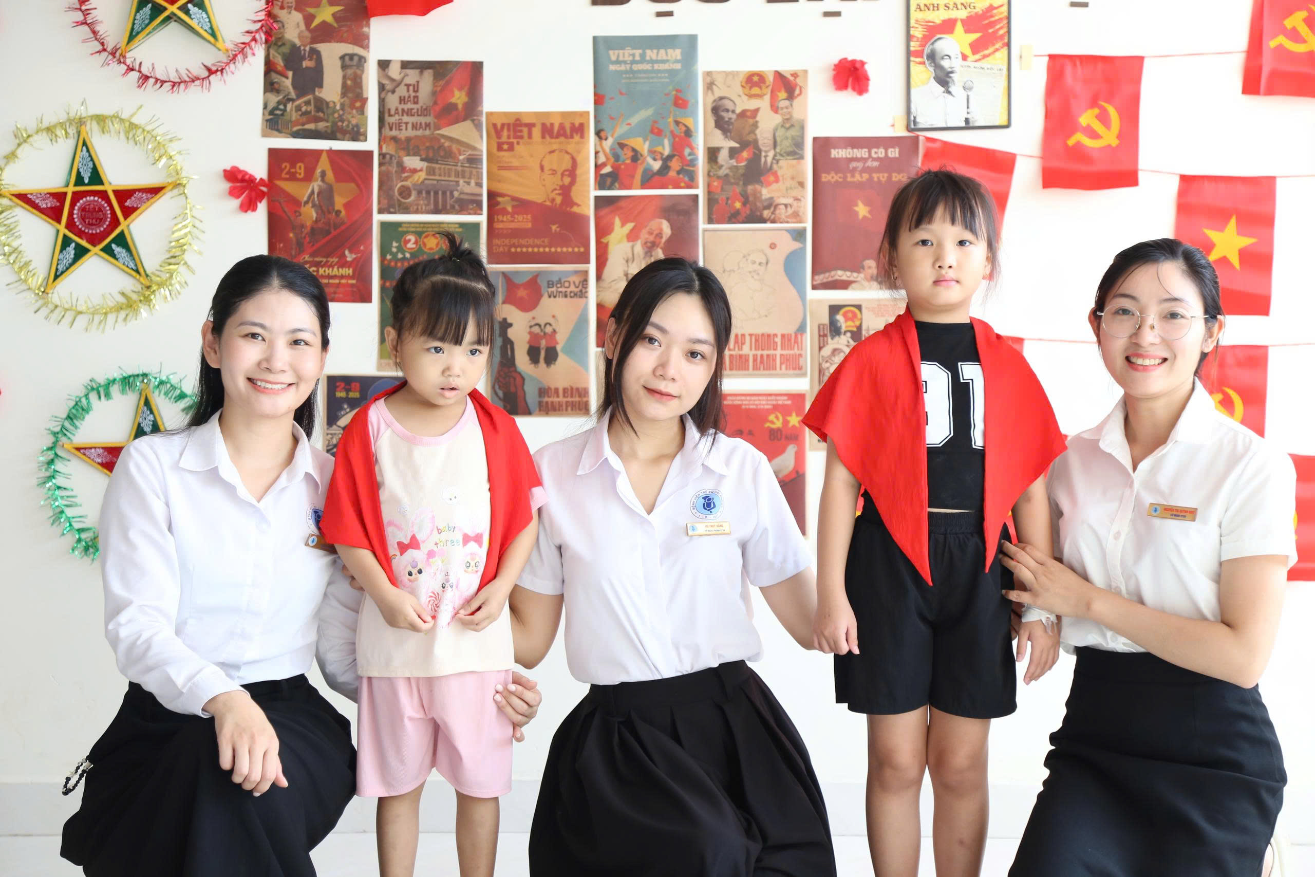 Hải Phòng rực rỡ cờ hoa, thầy trò và y bác sĩ hân hoan mừng 80 năm Quốc khánh- Ảnh 7.