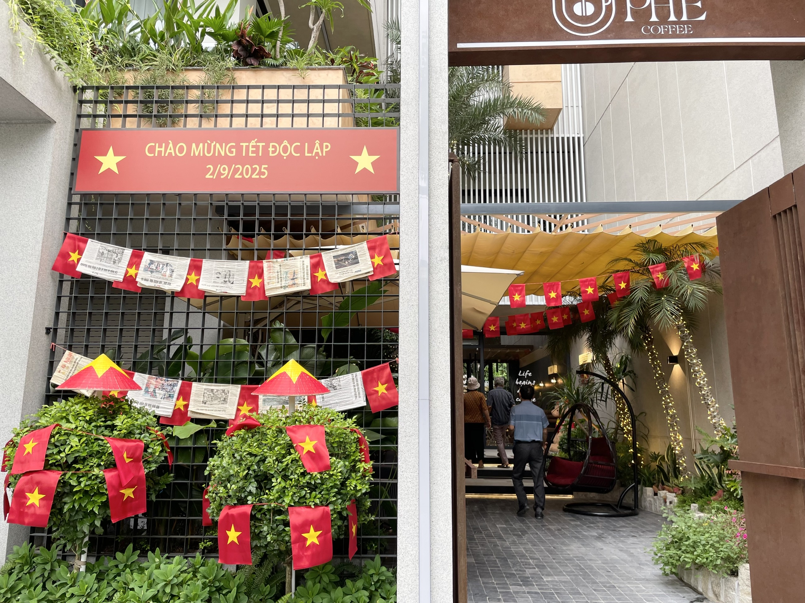 Hải Phòng rực rỡ cờ hoa, thầy trò và y bác sĩ hân hoan mừng 80 năm Quốc khánh- Ảnh 24. Hải Phòng rực rỡ cờ hoa, thầy trò và y bác sĩ hân hoan mừng 80 năm Quốc khánh- Ảnh 24.