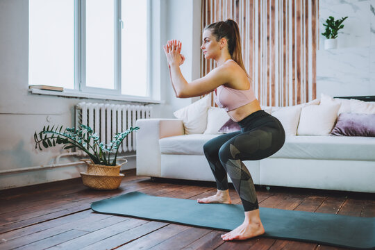 Squat bao nhiêu lần mỗi ngày mới giúp giảm mỡ sau 40 tuổi?- Ảnh 2. Squat bao nhiêu lần mỗi ngày mới giúp giảm mỡ sau 40 tuổi?- Ảnh 2.