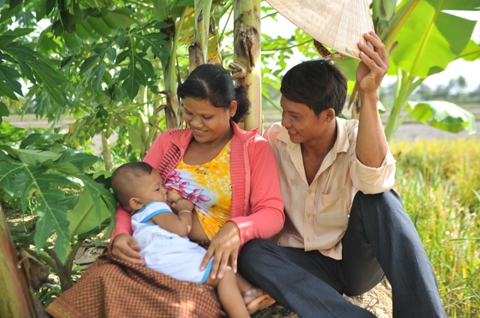 Thông tin cần biết về hướng dẫn nuôi con bằng sữa mẹ cho phụ nữ dân tộc thiểu số và miền núi- Ảnh 2. Thông tin cần biết về hướng dẫn nuôi con bằng sữa mẹ cho phụ nữ dân tộc thiểu số và miền núi- Ảnh 2.