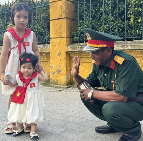 Cựu chiến binh vượt gần nghìn km ra Hà Nội dịp Quốc khánh 2/9: 'Tôi đã quá mãn nguyện và tự hào!'- Ảnh 2. Cựu chiến binh vượt gần nghìn km ra Hà Nội dịp Quốc khánh 2/9: 'Tôi đã quá mãn nguyện và tự hào!'- Ảnh 2.