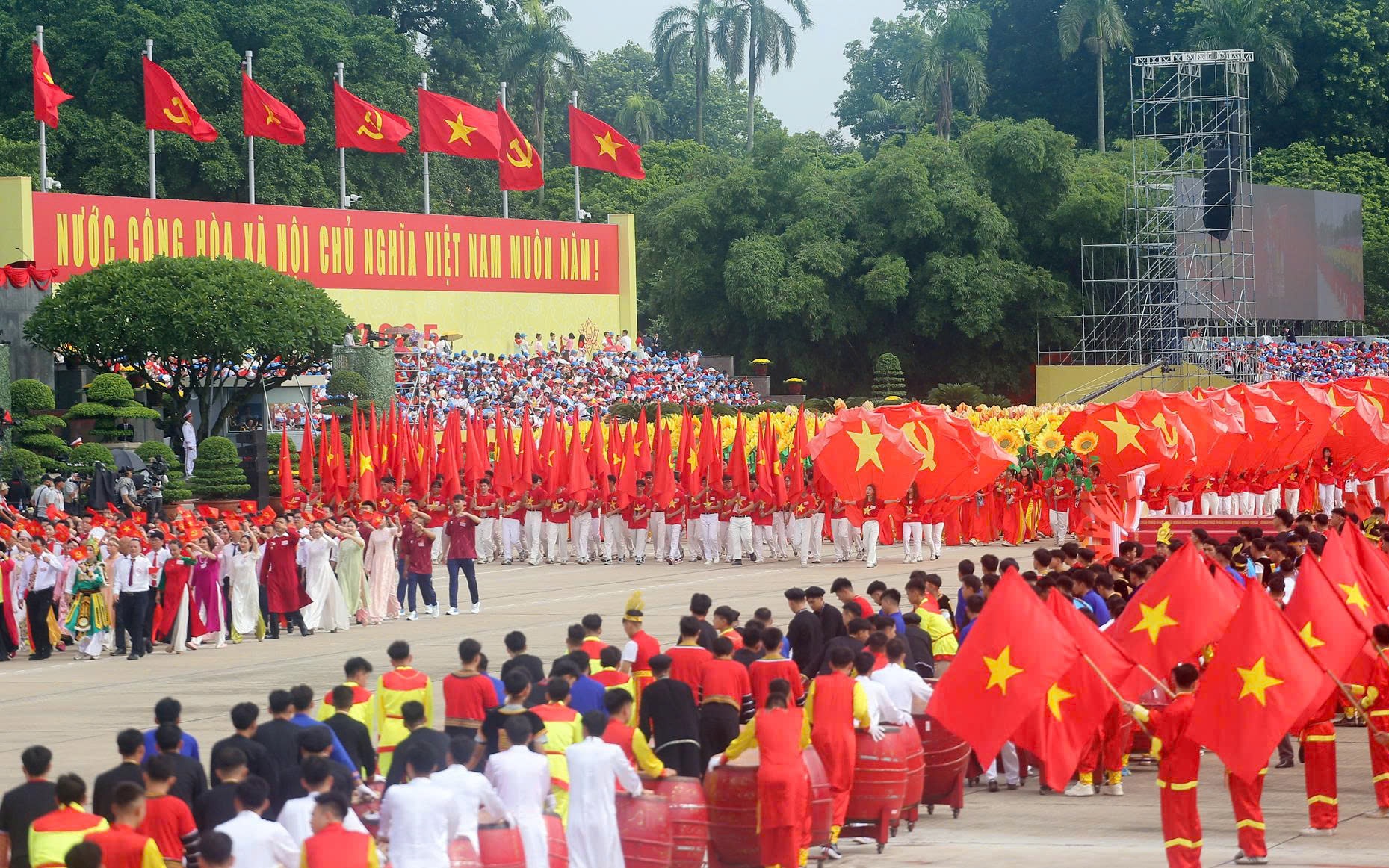 Tổng duyệt diễu binh, diễu hành A80: Ấm áp nghĩa tình Hà Nội từ những nắm cơm muối vừng- Ảnh 5.