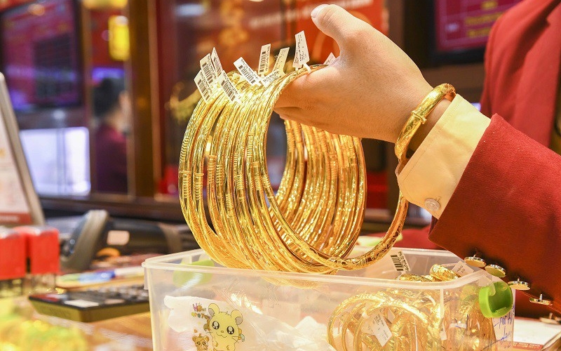 Giá vàng hôm nay ngày 30/8 tăng vùn vụt lên đỉnh cao mới