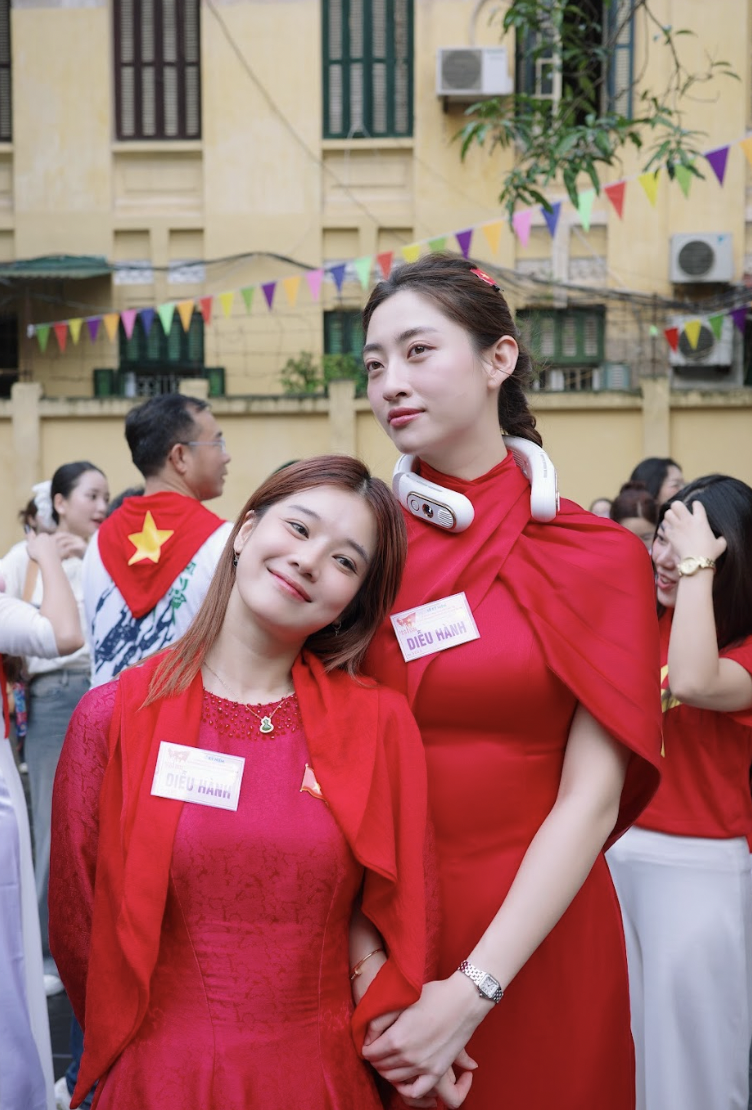 Hình ảnh đẹp của Hoa hậu Trần Tiểu Vy, Lương Thuỳ Linh tại Tổng duyệt A80- Ảnh 7. Hình ảnh đẹp của Hoa hậu Trần Tiểu Vy, Lương Thuỳ Linh tại Tổng duyệt A80- Ảnh 7.