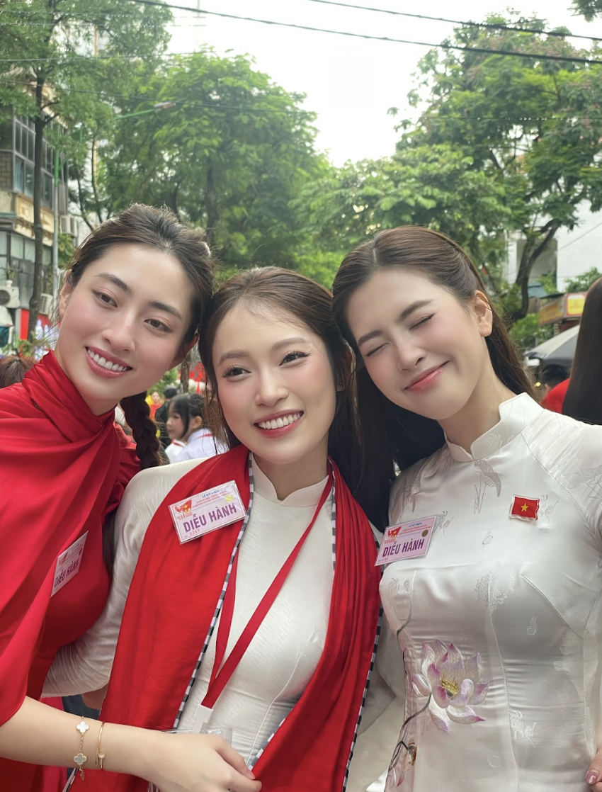 Hình ảnh đẹp của Hoa hậu Trần Tiểu Vy, Lương Thuỳ Linh tại Tổng duyệt A80- Ảnh 6. Hình ảnh đẹp của Hoa hậu Trần Tiểu Vy, Lương Thuỳ Linh tại Tổng duyệt A80- Ảnh 6.