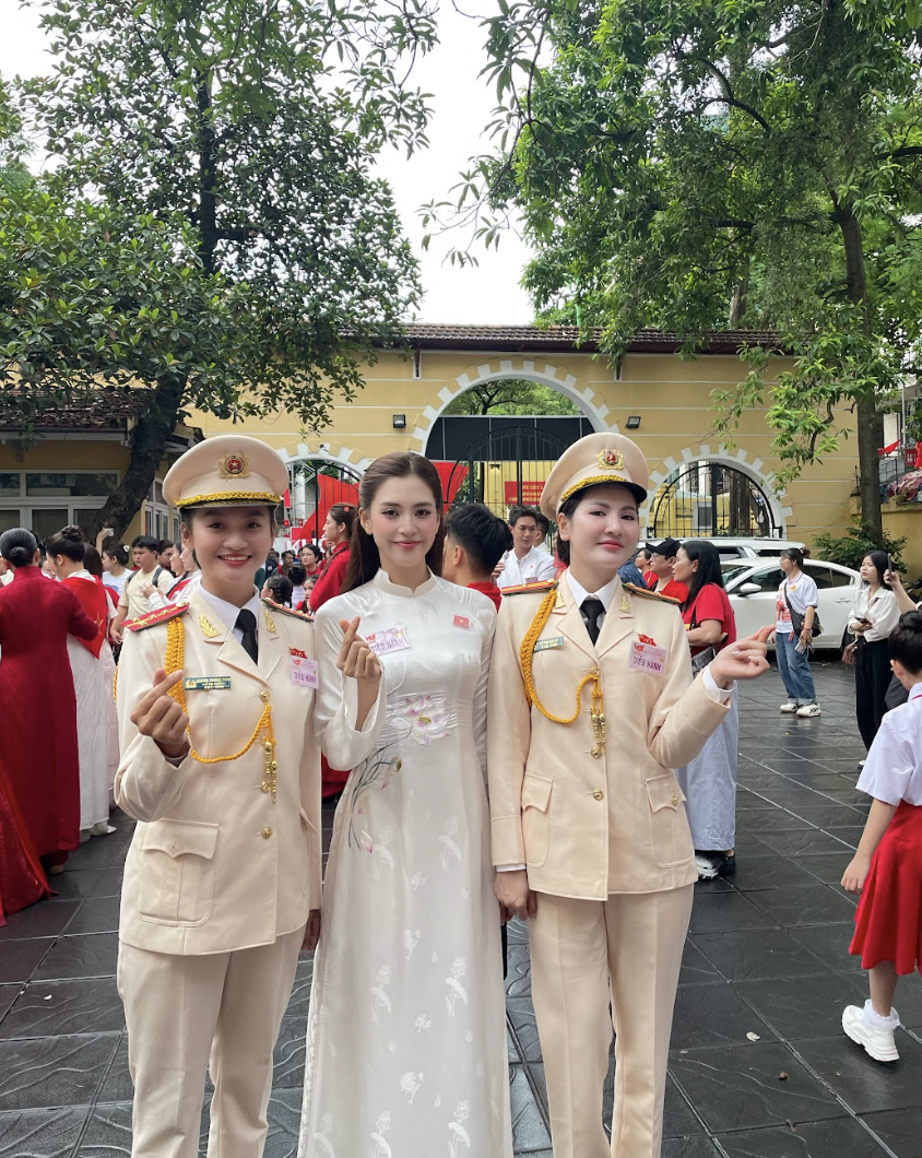 Hình ảnh đẹp của Hoa hậu Trần Tiểu Vy, Lương Thuỳ Linh tại Tổng duyệt A80- Ảnh 2. Hình ảnh đẹp của Hoa hậu Trần Tiểu Vy, Lương Thuỳ Linh tại Tổng duyệt A80- Ảnh 2.