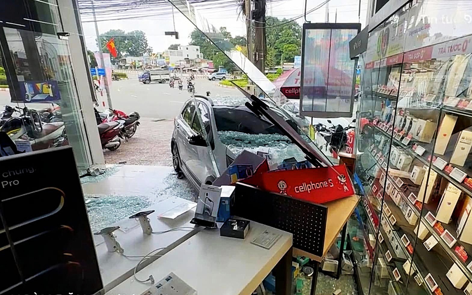 Ngày nghỉ lễ thứ 2: 47 người thương vong vì tai nạn giao thông