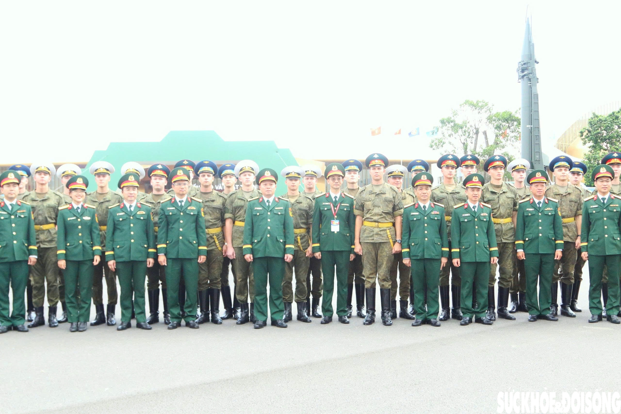 Quân nhân Nga, Lào, Campuchia chiêm ngưỡng khí tài của QĐND Việt Nam tại Triển lãm thành tựu đất nước- Ảnh 9. Quân nhân Nga, Lào, Campuchia chiêm ngưỡng khí tài của QĐND Việt Nam tại Triển lãm thành tựu đất nước- Ảnh 9.
