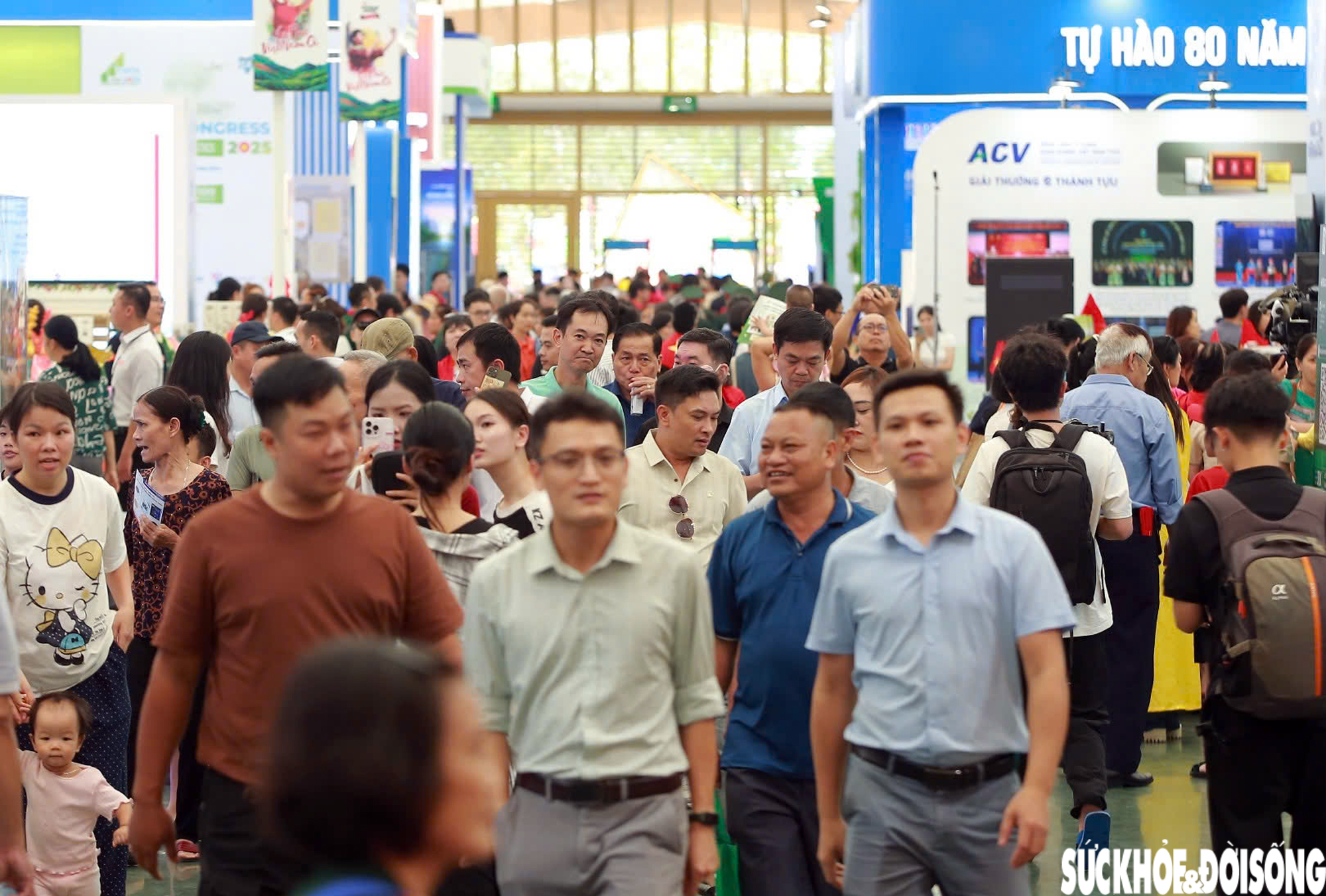 Triển lãm thành tựu đất nước đón hơn 650.000 người trong ngày 30/8- Ảnh 2. Triển lãm thành tựu đất nước đón hơn 650.000 người trong ngày 30/8- Ảnh 2.