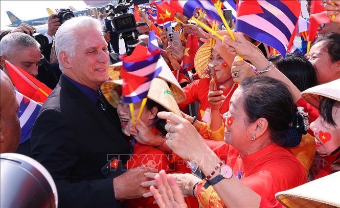 Bí thư thứ Nhất, Chủ tịch nước Cuba bắt đầu thăm cấp Nhà nước tới Việt Nam- Ảnh 5. Bí thư thứ Nhất, Chủ tịch nước Cuba bắt đầu thăm cấp Nhà nước tới Việt Nam- Ảnh 5.