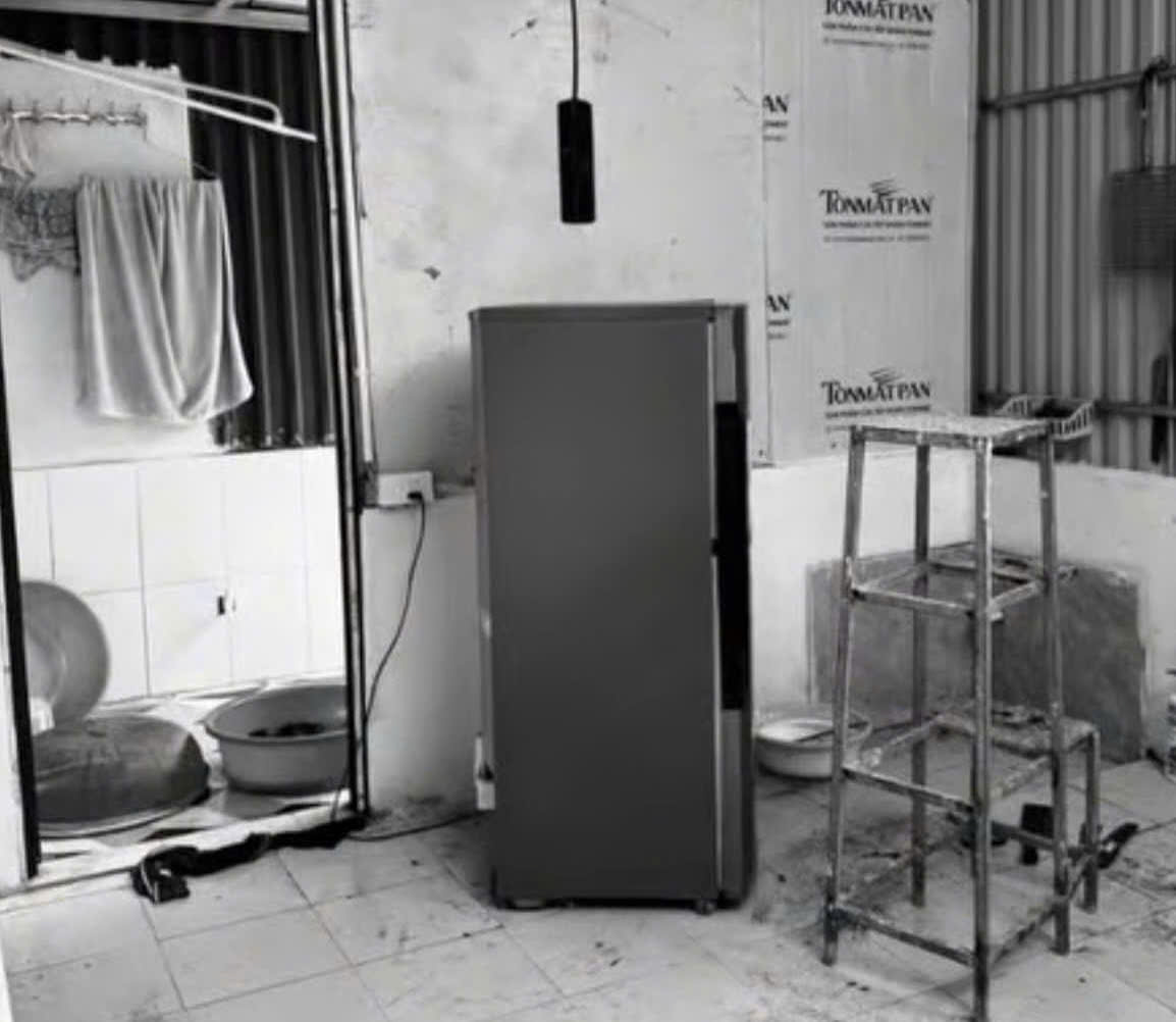 Tá hỏa phát hiện 2 anh ruột em tử vong và bà nội bị thương nặng tại khu trọ- Ảnh 2. Tá hỏa phát hiện 2 anh ruột em tử vong và bà nội bị thương nặng tại khu trọ- Ảnh 2.
