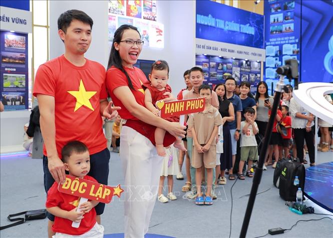 Tết Độc lập: Số tiền chi trả cho người dân đã được hơn một nửa, khoảng 5.700 tỷ đồng- Ảnh 1. Tết Độc lập: Số tiền chi trả cho người dân đã được hơn một nửa, khoảng 5.700 tỷ đồng- Ảnh 1.
