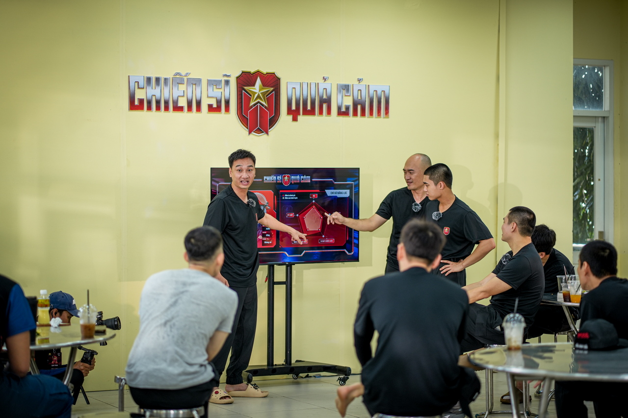 'Chiến sĩ quả cảm' tập 2: Song Luân, Tiến Luật bị phạt; Liên Bỉnh Phát bị thương khi cứu người- Ảnh 1.