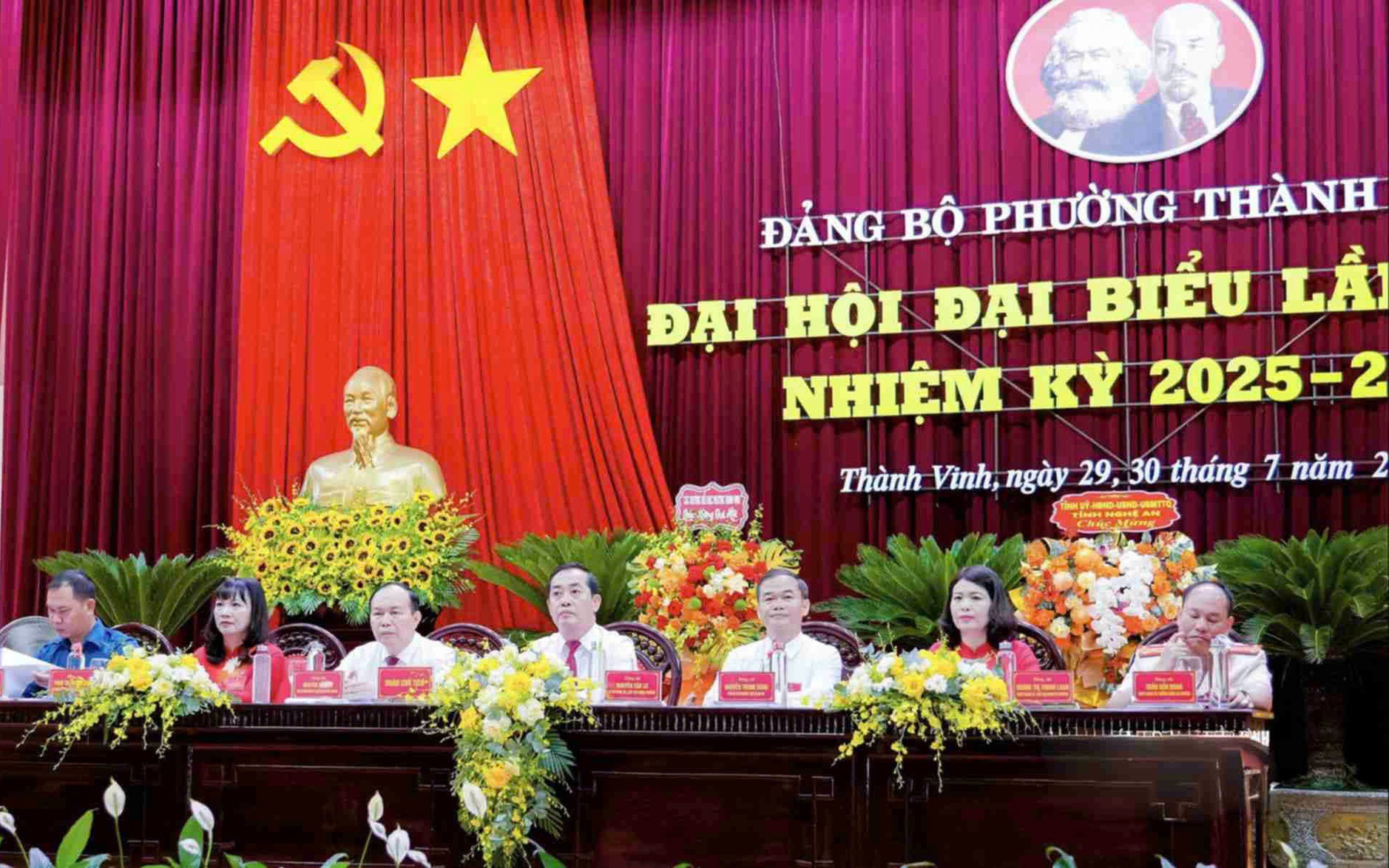 Nhiều địa phương ở Khánh Hòa tổ chức Đại hội đại biểu Đảng bộ lần thứ nhất, nhiệm kỳ 2025 - 2030- Ảnh 7.