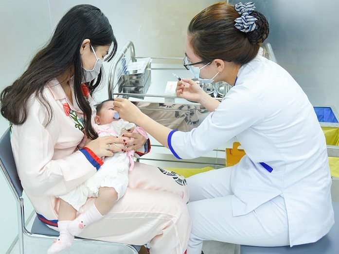 Bệnh bại liệt rất dễ lây, trẻ em cần được phòng bệnh bằng vaccine- Ảnh 2. Bệnh bại liệt rất dễ lây, trẻ em cần được phòng bệnh bằng vaccine- Ảnh 2.