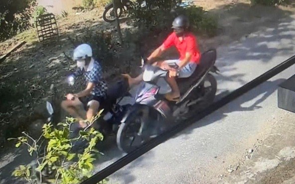 Truy đuổi kịch tính, công an bắt gọn hai tên cướp
