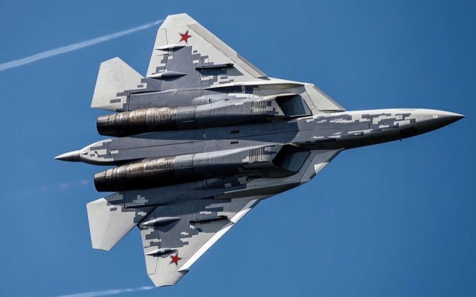 Màn nhào lộn ngoạn mục của Su-57 gây choáng ngợp trên không- Ảnh 1.