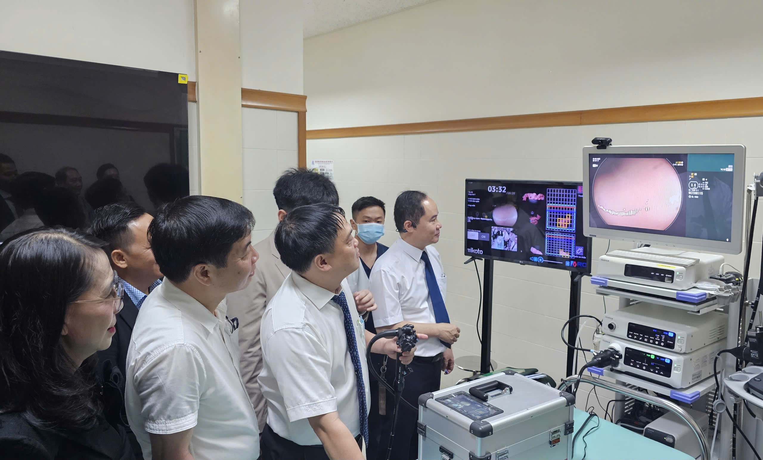 Ứng dụng công nghệ tiên tiến trong nội soi, nâng cao chất lượng chăm sóc sức khỏe nhân dân- Ảnh 2. Ứng dụng công nghệ tiên tiến trong nội soi, nâng cao chất lượng chăm sóc sức khỏe nhân dân- Ảnh 2.