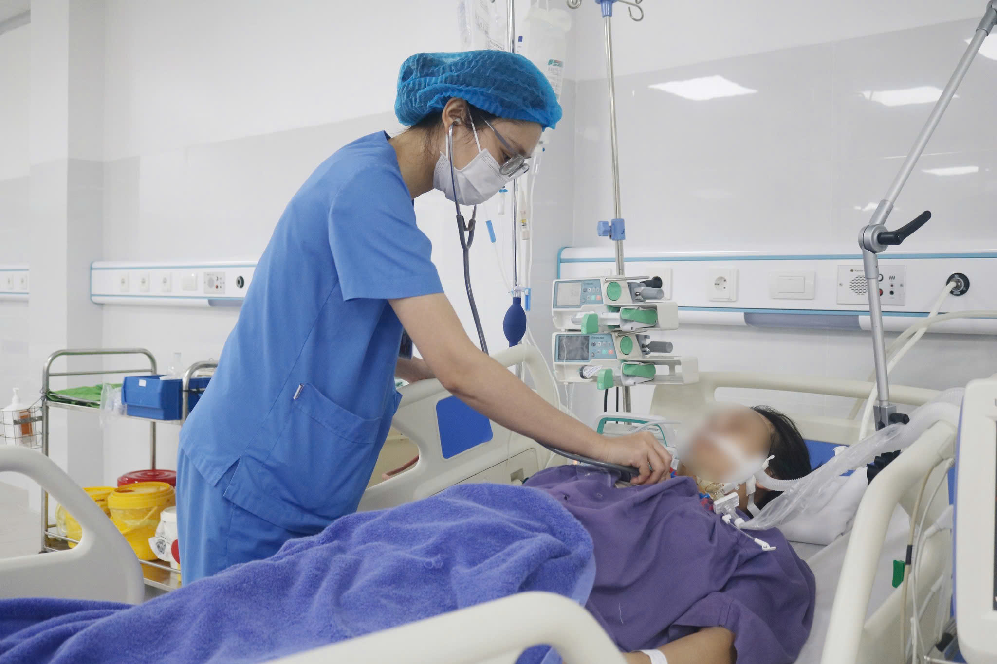 Cứu sống hai mẹ con sản phụ bị suy tim cấp ở Quảng Ninh- Ảnh 1.