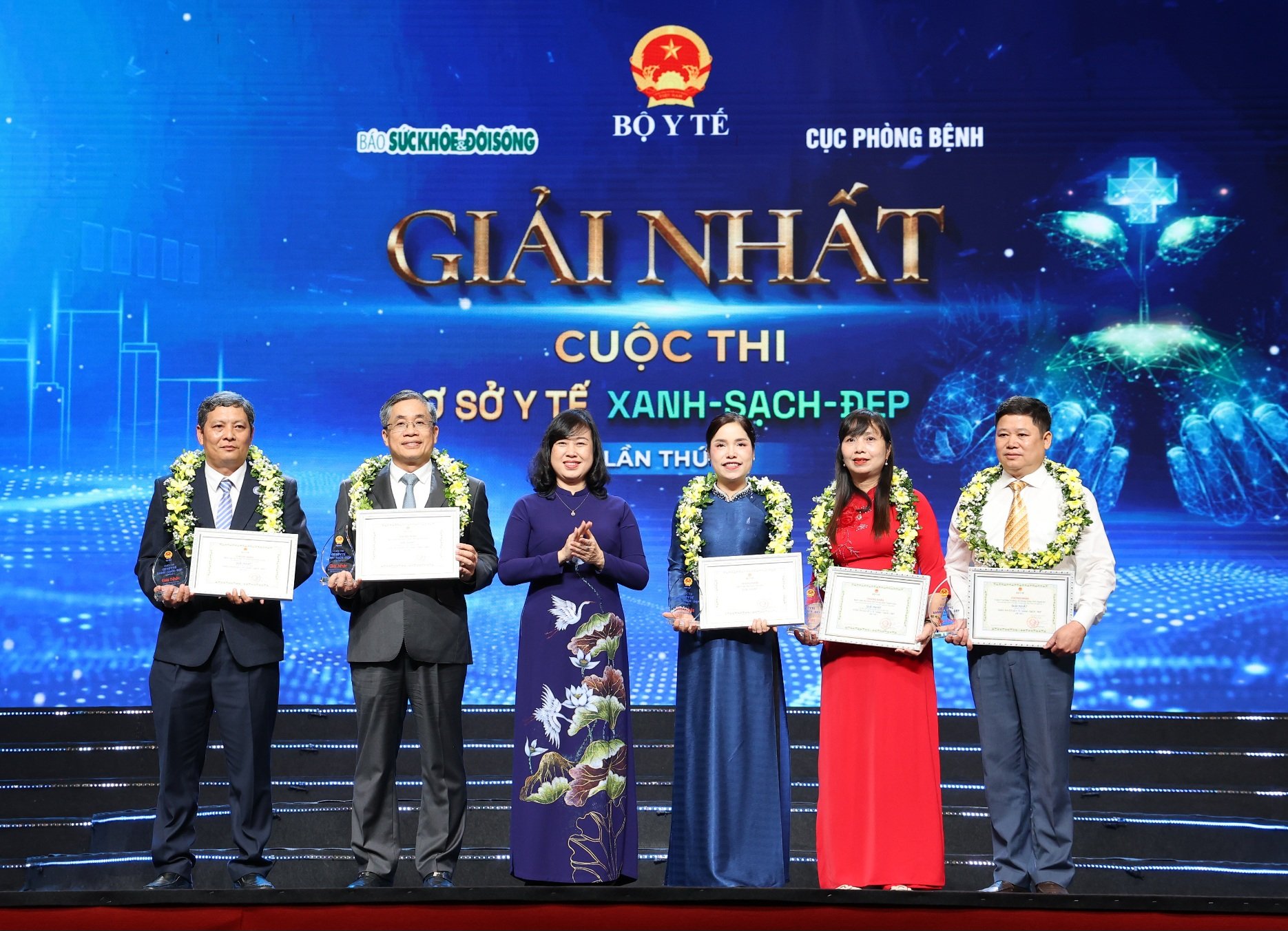 Động lực để các cơ sở y tế tiếp tục xây dựng môi trường Xanh - Sạch - Đẹp, phục vụ người bệnh ngày càng tốt hơn- Ảnh 6. Động lực để các cơ sở y tế tiếp tục xây dựng môi trường Xanh - Sạch - Đẹp, phục vụ người bệnh ngày càng tốt hơn- Ảnh 6.