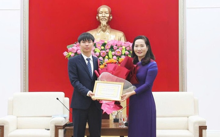 Hé lộ thành tích ấn tượng của nam sinh Hải Phòng đạt điểm cao nhất lịch sử Kỳ thi đánh giá tư duy- Ảnh 2. Hé lộ thành tích ấn tượng của nam sinh Hải Phòng đạt điểm cao nhất lịch sử Kỳ thi đánh giá tư duy- Ảnh 2.