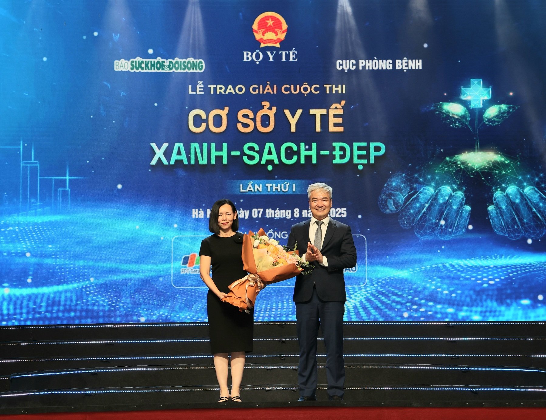 Bộ trưởng Đào Hồng Lan: Cuộc thi Cơ sở y tế 'Xanh - Sạch - Đẹp' để cán bộ trong ngành thay đổi tích cực hơn trong quản trị, tư duy phục vụ người bệnh- Ảnh 4.